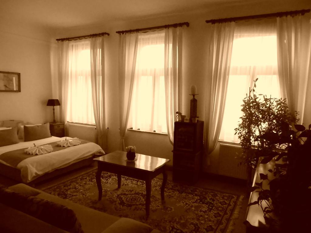 Hotel Excellent Kromeriz Room photo